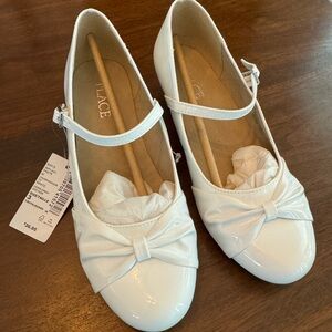 Children’s Place Girl Low Heel Shoes - White size 3